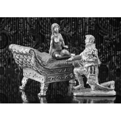 Композиция Девушка и офицер.