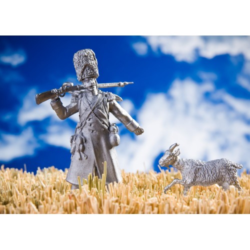 Мародер из французской армии с козой