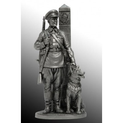 Младший сержант Пограничных войск НКВД с собакой, 1941 г. СССР