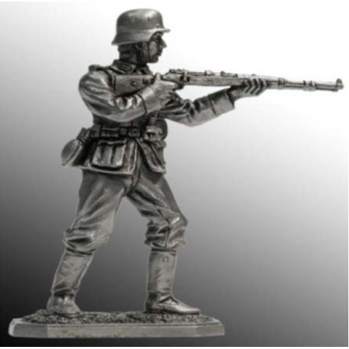 Немецкий пехотинец с винтовкой Mauser 98, 1944-45