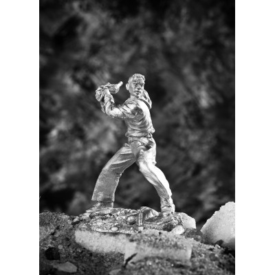 Моряк со связкой гранат. Оборона Севастополя, 1941-42 г.г.