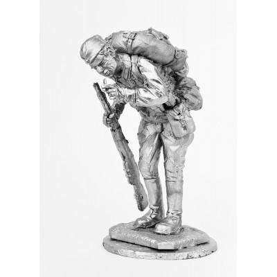 Рядовой РККА с папиросой