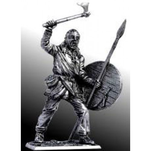 Викинг с топором и копьем, 9-10 вв