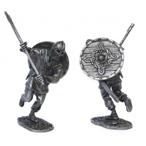 Викинг с бродексом, IX-XI век.