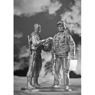 Комэск и штурман полка ВКС России, 2016 г. (на единой подставке)