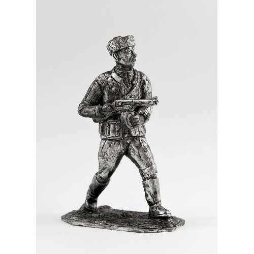 Боец идущий в атаку (новая версия)