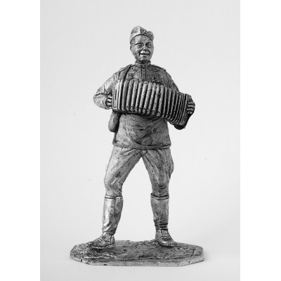 Красноармеец РККА с тальянкой