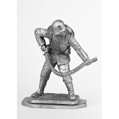 Помощник огнеметчика, 1916 г.