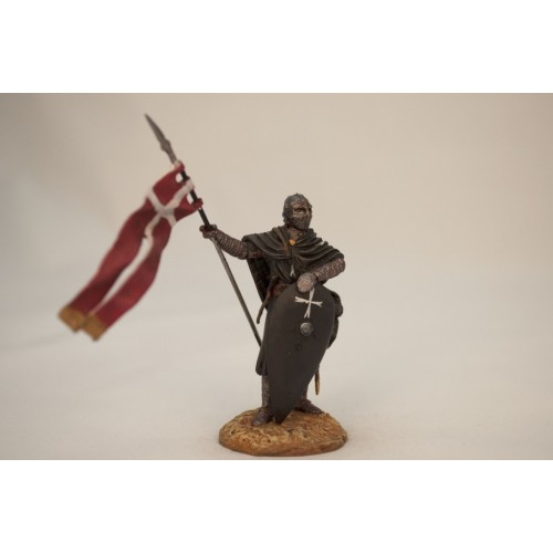 Госпитальер с знаменем