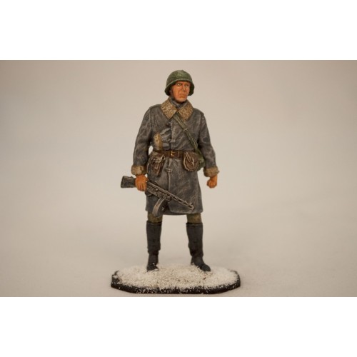 Старший лейтенант стрелковых частей РККА в зимнем обмундировании