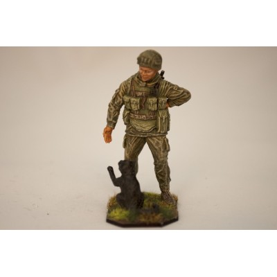 Вежливый боец с кошкой