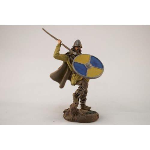 Викинг с копьем