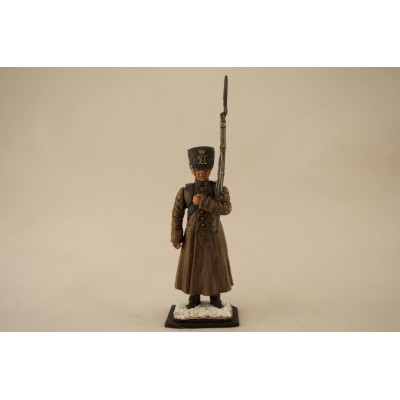 Стрелок батальона ее императорского высочества княгини Екатерины Павловны в шинели, 1812-1814 гг.