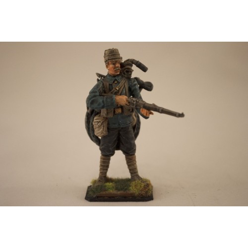 Французский рядовой с велосипедом 1915 г.